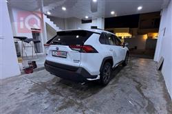 تۆیۆتا ڕاڤ 4